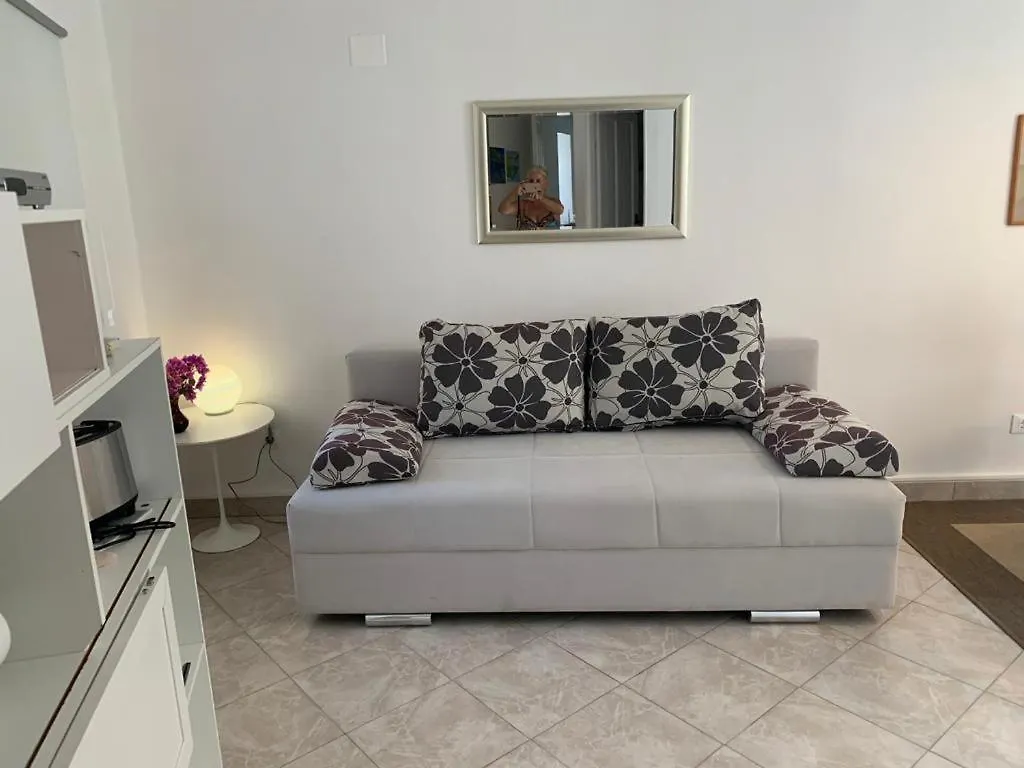 Mediterranes Ferienhaus m. Terrasse Veli Lošinj Apartment